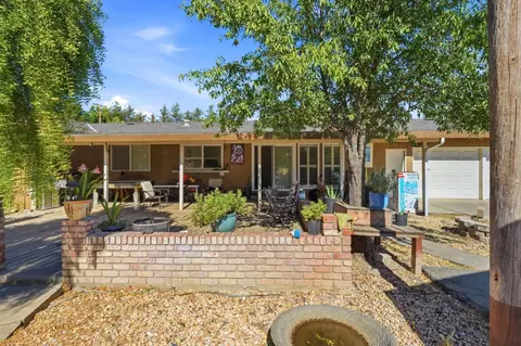 Exterior - 925 Ohio Ave, Modesto, CA 95358 photo 2 of 12