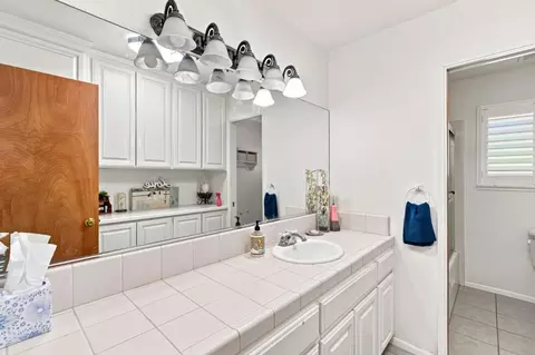Bath - 925 Ohio Ave, Modesto, CA 95358 photo 1 of 4