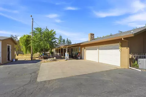 Exterior - 925 Ohio Ave, Modesto, CA 95358 photo 3 of 12