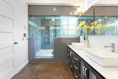 Bath - 1137 Mercy St, Mountain View, CA 94041 photo 1 of 4