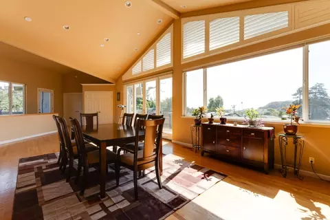 Dining - 213 Sand St, Aptos, CA 95003 photo 3 of 3