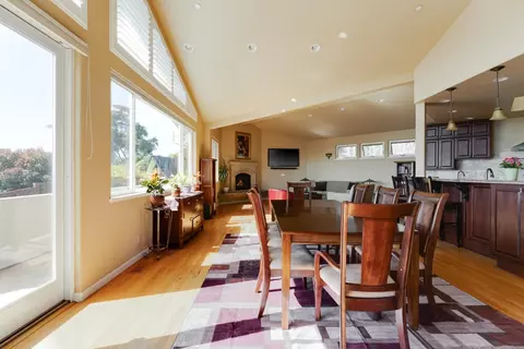 Dining - 213 Sand St, Aptos, CA 95003 photo 2 of 3
