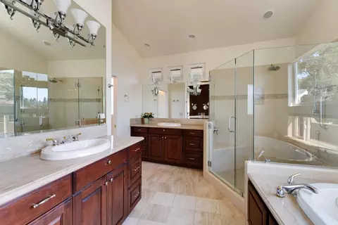 Bath - 213 Sand St, Aptos, CA 95003 photo 4 of 8