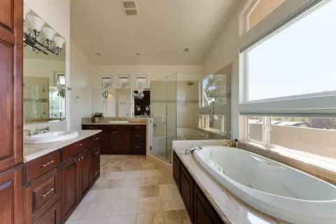 Bath - 213 Sand St, Aptos, CA 95003 photo 2 of 8