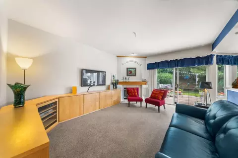 Living - 272 Edgewater Dr, Milpitas, CA 95035 photo 4 of 6