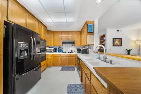 Kitchen - 272 Edgewater Dr, Milpitas, CA 95035 photo 1 of 3