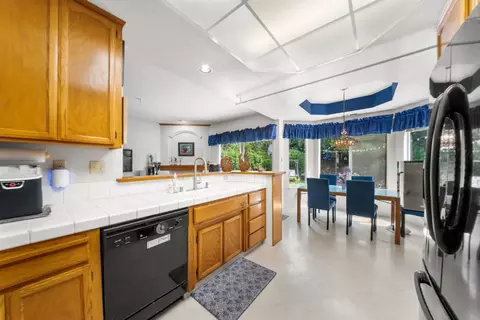 Kitchen - 272 Edgewater Dr, Milpitas, CA 95035 photo 3 of 3