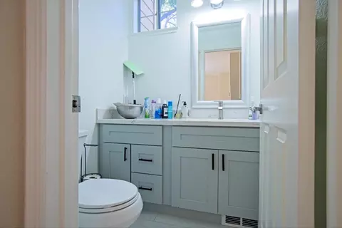 Bath - 4620 Hampton Falls Pl, San Jose, CA 95136 photo 8 of 8