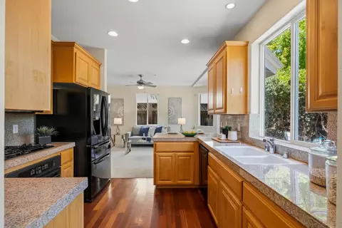 Kitchen - 111 Izant Ct, Soquel, CA 95073 photo 4 of 4