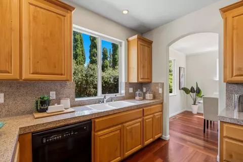 Kitchen - 111 Izant Ct, Soquel, CA 95073 photo 3 of 4