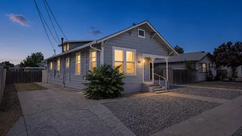 334 S 2nd Ave, Oakdale, CA 95361