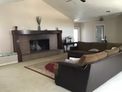 Living - 527 Canal School Rd, Newman, CA 95360 photo 1 of 2