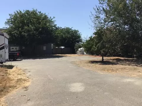Exterior - 527 Canal School Rd, Newman, CA 95360 photo 5 of 12