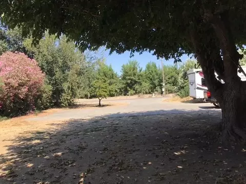 Exterior - 527 Canal School Rd, Newman, CA 95360 photo 6 of 12