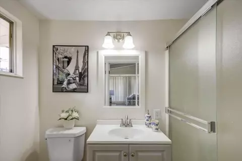 Bath - 27772 Biscayne Ave, Hayward, CA 94544 photo 1 of 3