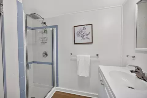 Bath - 1887 29th Ave, San Francisco, CA 94122 photo 3 of 4