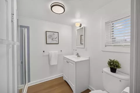 Bath - 1887 29th Ave, San Francisco, CA 94122 photo 4 of 4