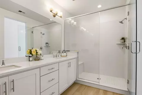 Bath - 3690 Access Cmn, Fremont, CA 94538 photo 1 of 5