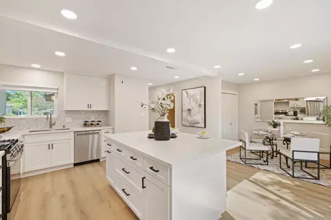 Kitchen - 425 Poppy Pl, Mountain View, CA 94043 photo 3 of 5