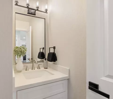 Bath - 425 Poppy Pl, Mountain View, CA 94043 photo 1 of 3
