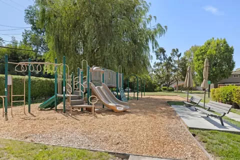 View/Area - 425 Poppy Pl, Mountain View, CA 94043 photo 1 of 4