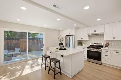 Kitchen - 425 Poppy Pl, Mountain View, CA 94043 photo 1 of 5