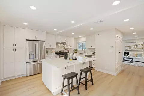 Kitchen - 425 Poppy Pl, Mountain View, CA 94043 photo 2 of 5