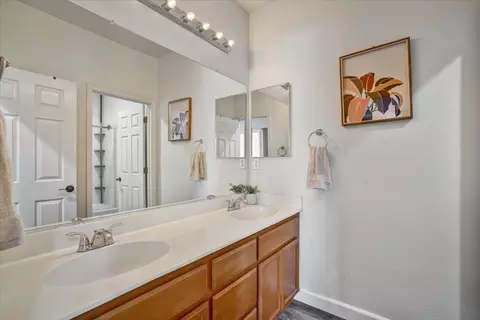 Bath - 28252 S Lindly Ln, Tracy, CA 95304 photo 2 of 3