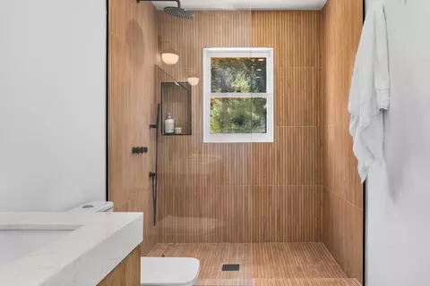 Bath - 65 Glen Haven Rdg, Soquel, CA 95073 photo 3 of 5