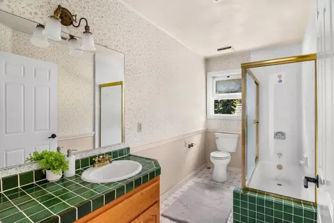 Bath - 65 Glen Haven Rdg, Soquel, CA 95073 photo 4 of 5