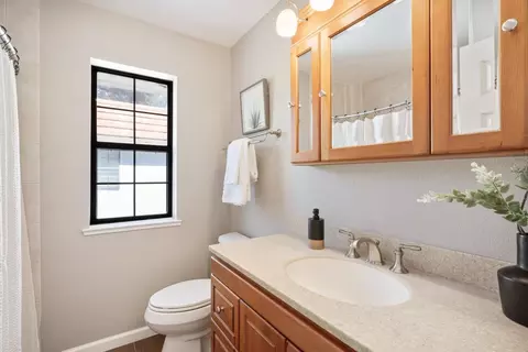 Bath - 101 E Middlefield Rd 5, Mountain View, CA 94043 photo 3 of 4