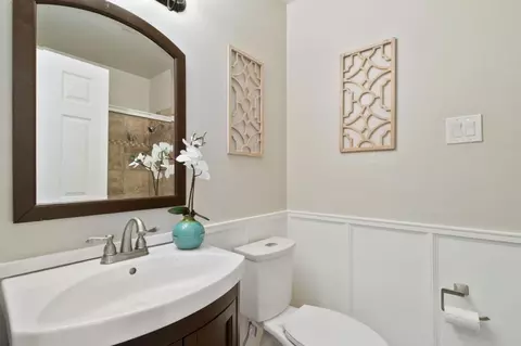 Bath - 14447 Doolittle Dr, San Leandro, CA 94577 photo 1 of 3