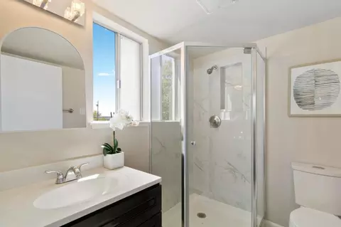 Bath - 14447 Doolittle Dr, San Leandro, CA 94577 photo 3 of 3