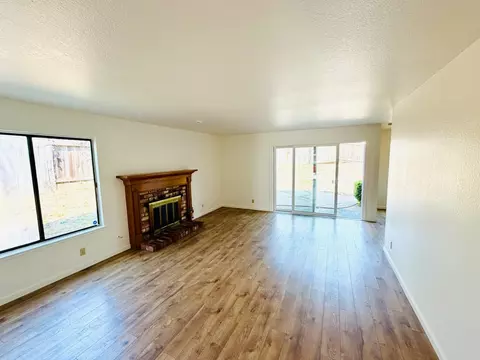 Living - 365 Bush St, Salinas, CA 93907 photo 1 of 5