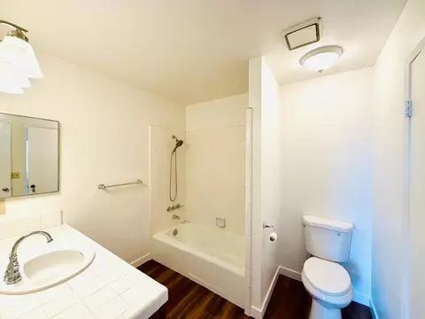 Bath - 365 Bush St, Salinas, CA 93907 photo 5 of 7