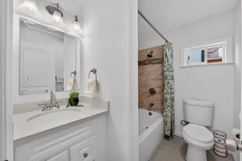 Bath - 1456 B St, Hayward, CA 94541 photo 3 of 4