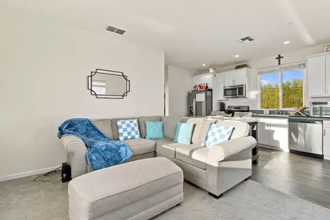 Living - 824 Vasquez Dr, Soledad, CA 93960 photo 1 of 3
