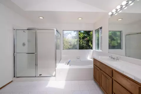 Bath - 758 S Regatta Dr, Vallejo, CA 94591 photo 3 of 3