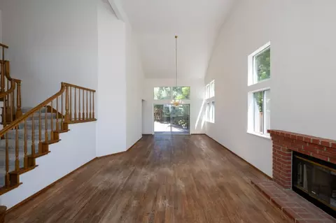 Living - 758 S Regatta Dr, Vallejo, CA 94591 photo 2 of 8