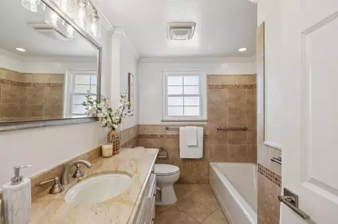 Bath - 911 Tioga Dr, Millbrae, CA 94030 photo 5 of 6