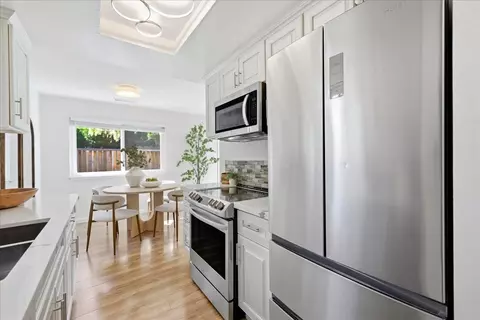 Kitchen - 98 Flynn Ave A, Mountain View, CA 94043 photo 4 of 6