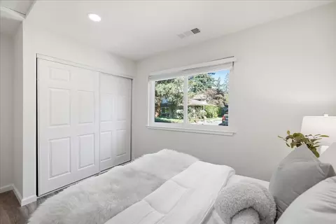 Bedroom - 98 Flynn Ave A, Mountain View, CA 94043 photo 2 of 9