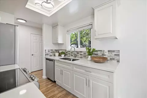 Kitchen - 98 Flynn Ave A, Mountain View, CA 94043 photo 2 of 6