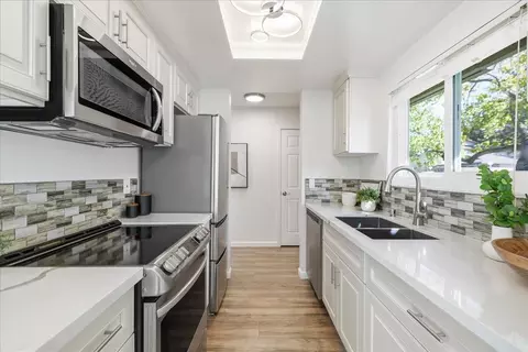 Kitchen - 98 Flynn Ave A, Mountain View, CA 94043 photo 5 of 6