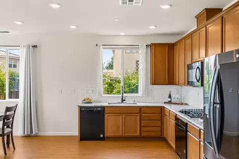 Kitchen - 6 Campania Cir, Salinas, CA 93905 photo 2 of 2
