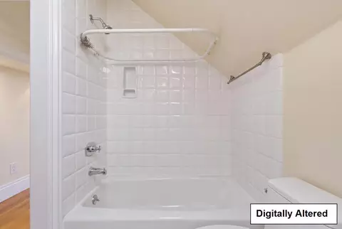 Bath - 8 Porter St, San Francisco, CA 94110 photo 3 of 4