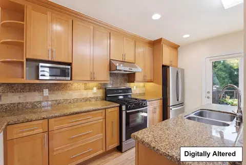 Kitchen - 8 Porter St, San Francisco, CA 94110 photo 1 of 3