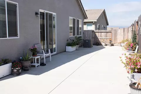 Exterior - 521 Davalos St, Soledad, CA 93960 photo 6 of 9