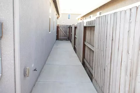 Exterior - 521 Davalos St, Soledad, CA 93960 photo 4 of 9