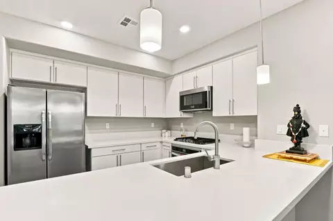 Kitchen - 633 Clover Cir, Milpitas, CA 95035 photo 2 of 5